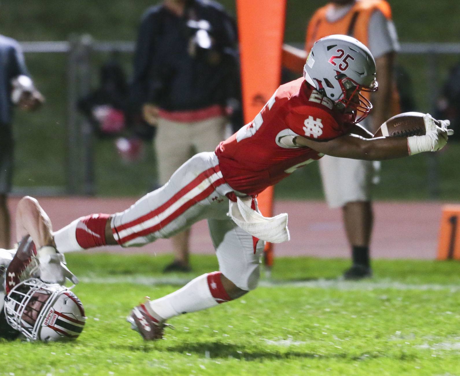 091021-qc-spt-assum-ns fball-18.JPG